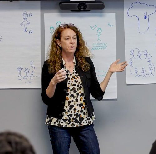 18-L-presenting-AX
